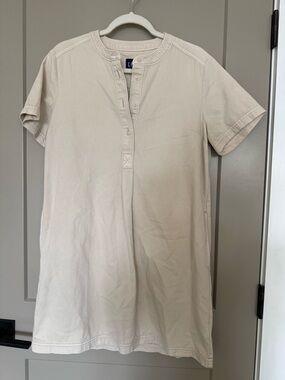 GAP Casual Short Sleeve Tunic in Light Beige